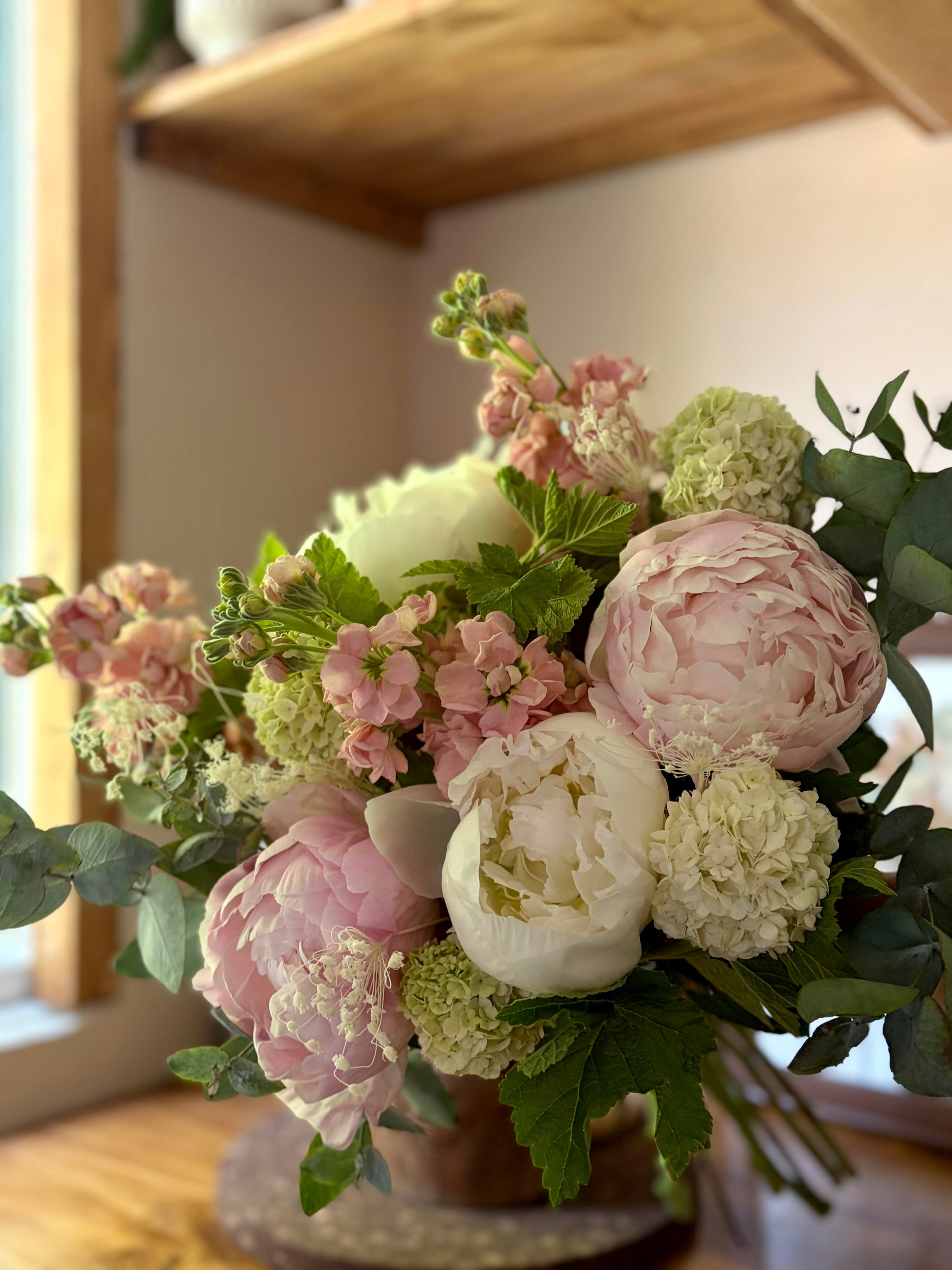 Bouquet rose pastel pivoines giroflée