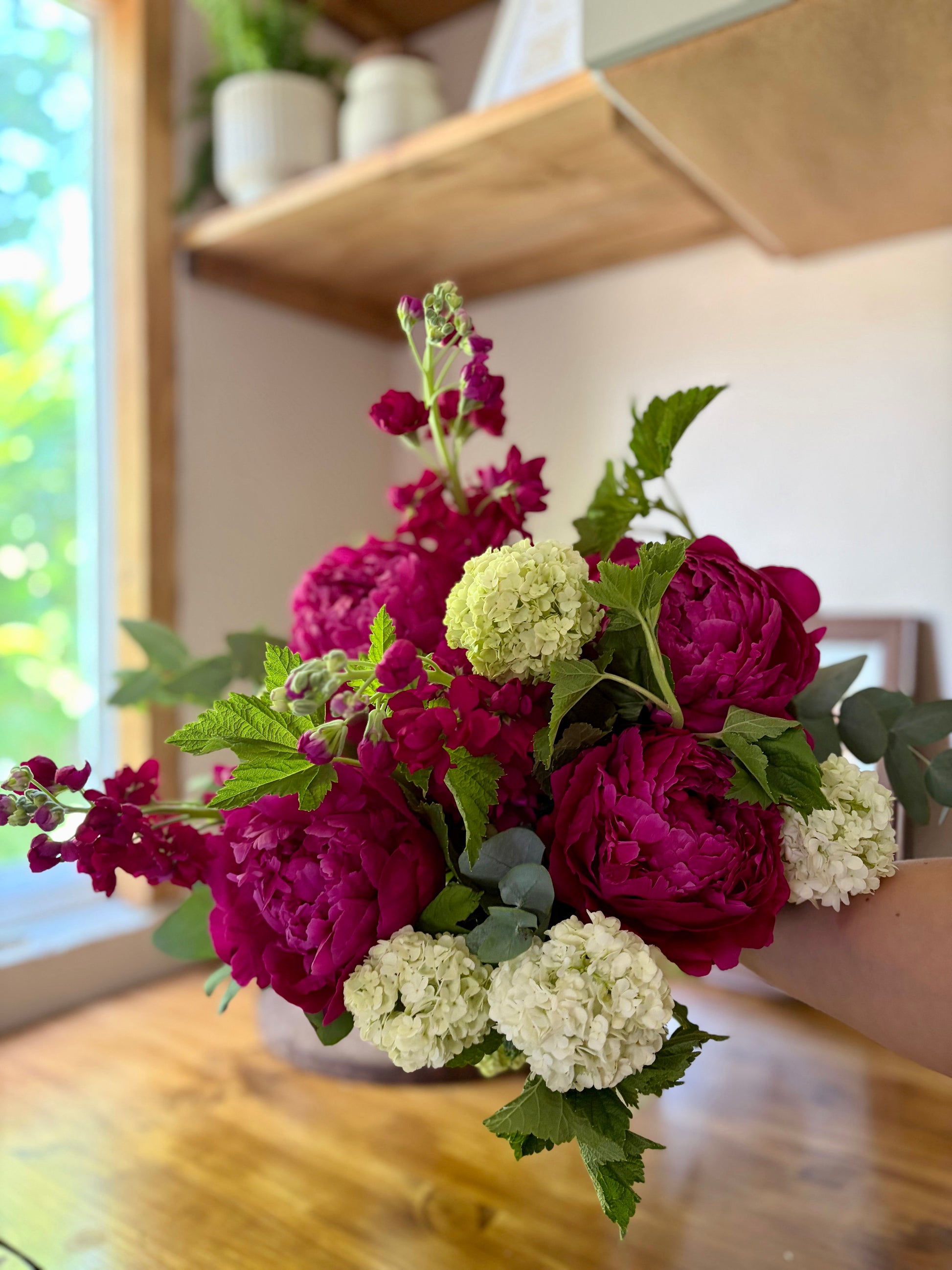 Bouquet rose fushia pivoines giroflée