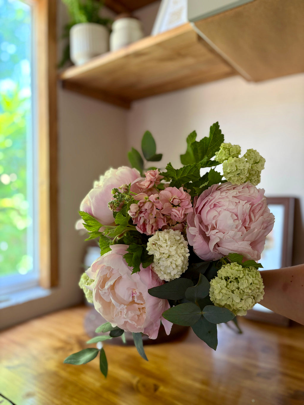 Bouquet rose pastel pivoines giroflée